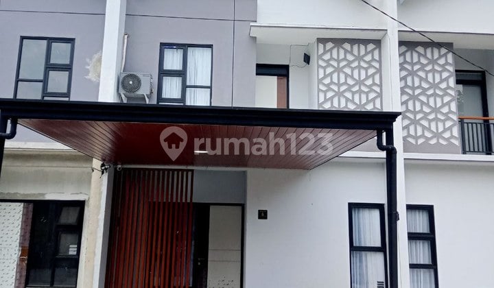 Rumah Nuansa Villa Cuaca Alami Berkabut Di Padalarang Dekat Kcic