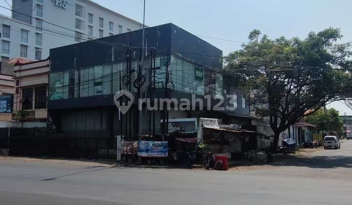 Gedung Depan Stasiun Pekalongan Jl Gajah Mada