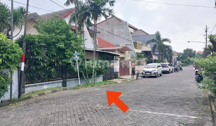 Rumah Hook Jalan Kembar Klampis Anom, Surabaya Timur Dekat Dari Jalan Raya Klampis & Merr bisa Dijadikan 2-3 Rumah