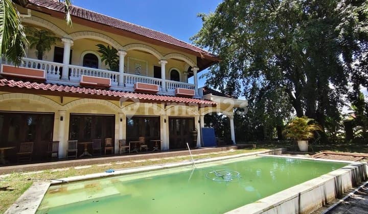 Classic European Style Villa Umalas, Bali, Private Pool, Needs Renovation