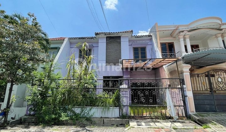 Rumah Jalan Utama Dharmahusada Mas, Surabaya Timur, Strategis