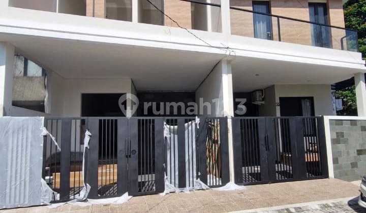 Rumah Baru 2 Lantai Minimalis Wiyung Brantas Permai, Strategis Dekat Jalan Raya Wiyung