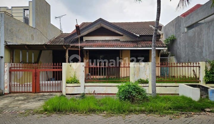 Rumah Bendul Merisi Selatan, Surabaya Selatan, Row 3 Mobil