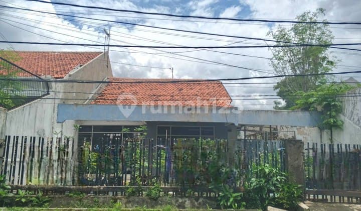 Rumah Hitung Tanah Kendangsari, Row 2 Mobil