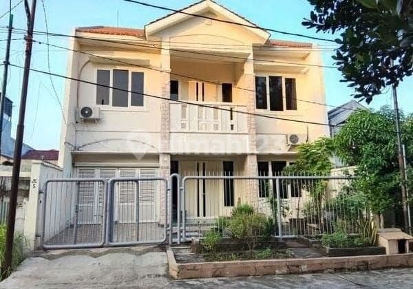 Rumah 2 Lantai Jemursari, Bonus Furniture, Row Jalan 2,5 Mobil