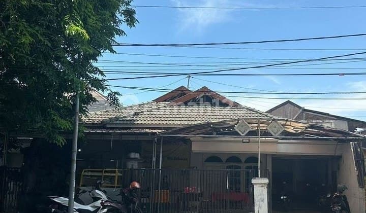 Rumah Nol Jalan Raya Taman Asri, Pondok Tjandra, Sidoarjo, Strategis