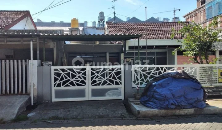 Rumah Kendangsari, Surabaya Selatan, Row 3 Mobil, Strategis Hanya +/- 50 Meter Dari Raya Kendangsari, Dekat Raya Jemursari, Kampus Rumah Kendangsari, Surabaya Selatan, Row 3 Mobil, Strategis Hanya +/- 50 Meter Dari Raya Kendangsari, Dekat Raya Jemursari, Kampus