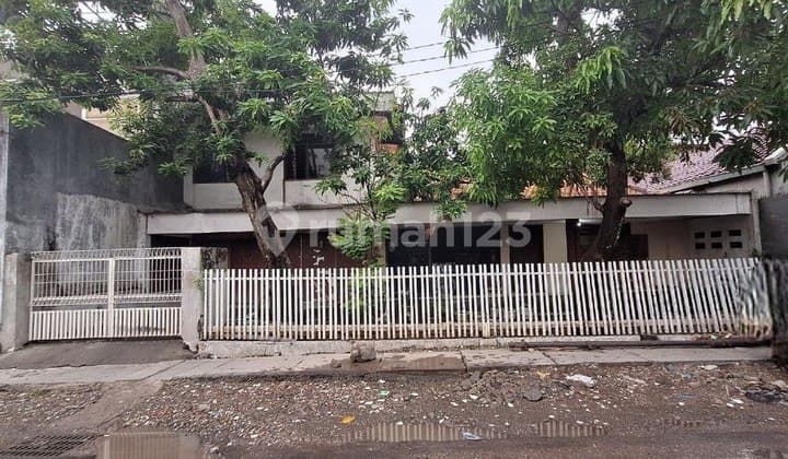 Rumah Hitung Tanah Petemon, Surabaya Pusat, Strategis