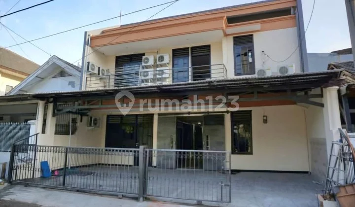 Rumah Kos Aktif 2 Lantai Siwalankerto, Surabaya Selatan 5 Menit Jalan Kaki ke Universitas Kr.petra Rumah Kos Aktif 2 Lantai Siwalankerto, Surabaya Selatan 5 Menit Jalan Kaki ke Universitas Kr.petra