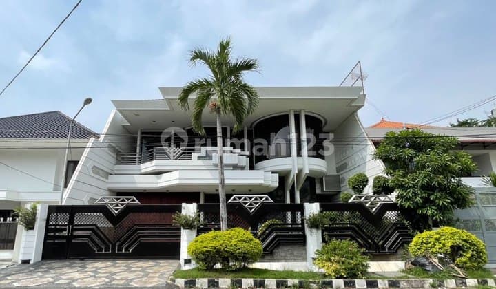 Rumah Mewah Jl. Kecilung, Pusat Kota Surabaya, Strategis Dekat ke Grand City, Balai Kota, Raya Gubeng