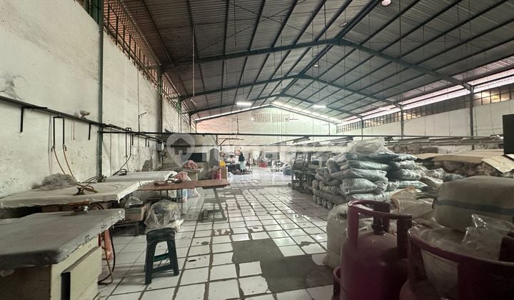Rumah Tinggal dan Ex Pabrik Konveksi Cibolerang Kopo Bandung