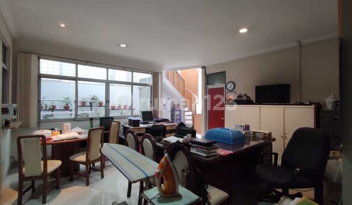 Ruang Usaha Siap Pakai Mainroad Braga, Bandung