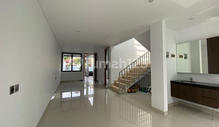 Rumah + Ruang Usaha Bangunan Baru Sayap Pasteur Bandung