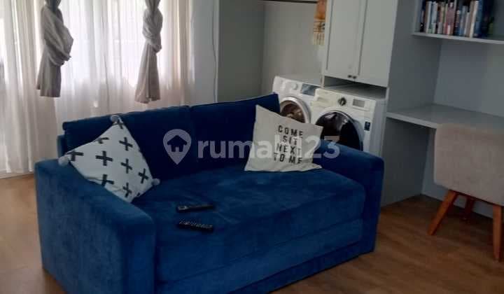 Villa dengan Kolam Renang Full Furnish Dago Village Bandung