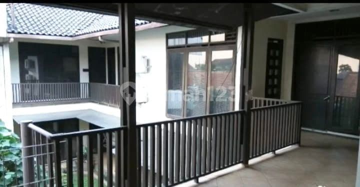 Rumah Luas dan Terawat Siap Huni Turangga Bandung