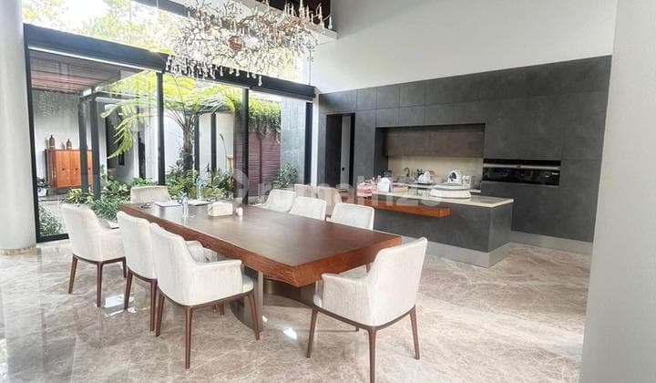 Luxury House in New City Parahyangan Tatar Larangtapa