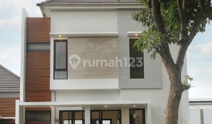 Rumah Mewah 2 Lantai di Pakis Lokasi Strategis