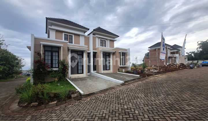 Villa Ter Elok di Kota Wisata Batu.lokasi Strategis.