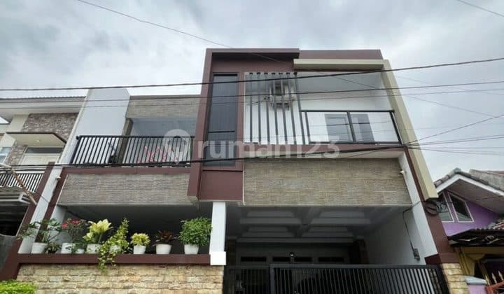 Rumah Cantik Full Furnish di Permata Harapan Baru Bekasi Nempel Harapan Indah