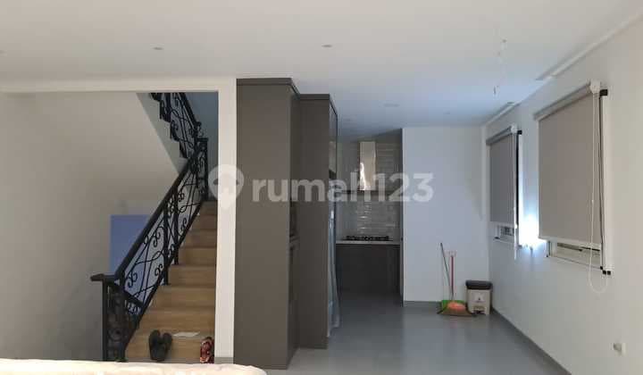 Rumah di Pik Dekat Mall Pik Avenue, Belakang Ada Jogging Track