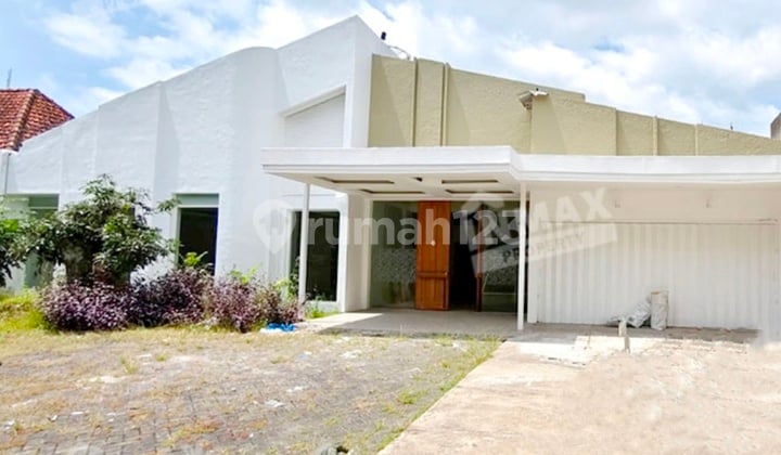 Disewakan/Jual Rumah Usaha Luas 760 Nol Jalan Raya Langsep Dieng Klojen Malang Bangunan Baru Renovasi Plafon Tinggi Parkir Luas Cocok Usaha Resto, Cafe, Padel, Klinik, Gedung Serbaguna, Kantor, Rental Play Station Lokasi Strategis Dekat Mcp Mall Cyber Mal