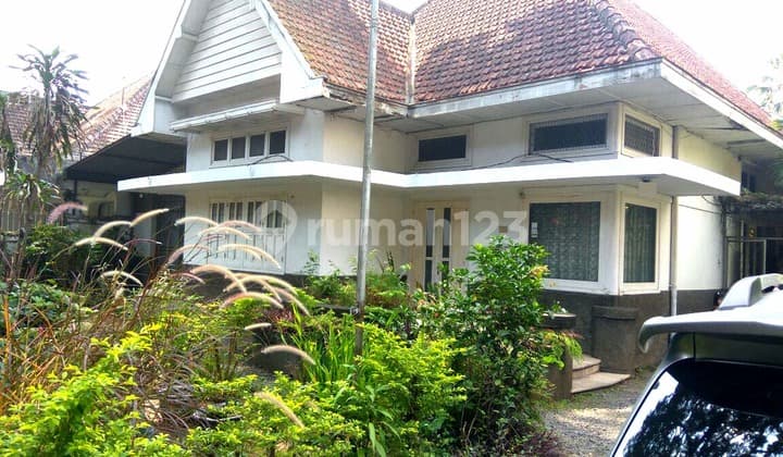 Dijual Rumah Kuno Belanda Terawat Daerah Gunung2 Dekat Ijen Murah