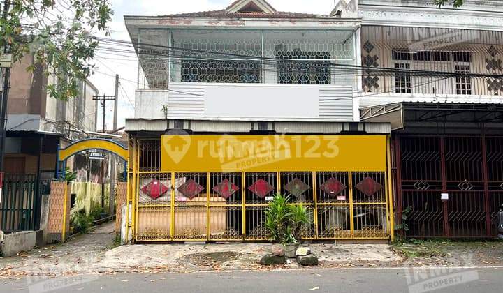 Dijual Rumah 2Lt Nol Jalan Raya Pahlawan Klojen Malang Kota Cocok untuk Huni Maupun Usaha Dekat Rs Saiful Anwar, Pasar Klojen, Oro Oro Dowo, Avia Supermarket Harga Nego