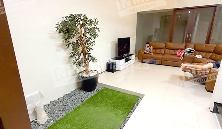 Disewakan Rumah Mewah 2lt Full Furnished Perumahan Elit Araya Malang 6 Kamar Siap Huni Dekat Kampus Binus Club House Golf Terrace Course, Plaza Araya Persada Hospital Ada Garasi Harga Nego