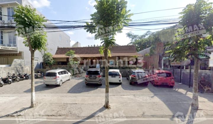 Disewakan/dijual Rumah Usaha Raya Dieng Malang Kota Strategis Dekat Kampus Unmer,mcp Mall Cocok Untuk Resto Cafe,kantor,klinik,supermarket.untuk Jual Dengan Franchise Resto Full Furnished