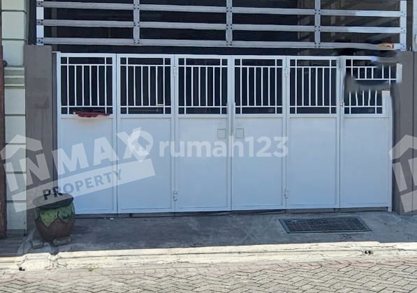 Dijual Rumah Murah Siap Huni Lebak Timur Dekat Raya Kenjeran Kampus Unair, Its, Rs Mitra Keluarga, Raya Merr, Galaxy Mall, Pakuwon City Mall Full Furnished 4 Kamar Row Jalan 3 Mobil Bebas Banjir. Harga Nego