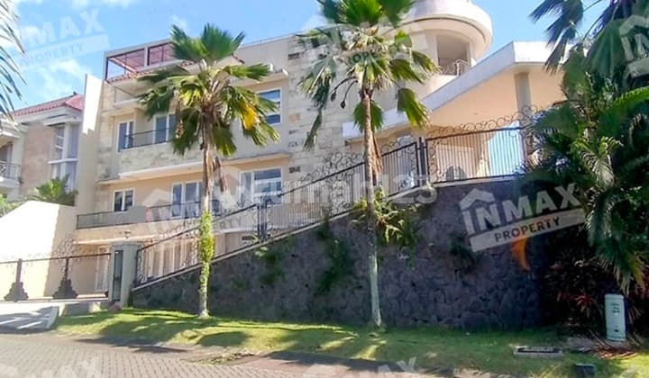 For Quick Sale: Luxury 3-Story House in Elite Villa Puncak Tidar, Features Private Swimming Pool & 3-Car Garage, 10 Carports, 9 Bedrooms, Near Machung Campus, Elpico, Move-In Ready.