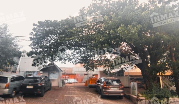 Disewakan Tanah Luas Strategis Pinggir Jalan Raya Surabaya Barat Daerah Mayjend Hr Muhammad Lebar 20M Dekat Cw Ciputra Mall,Mayapada Hosp, Petra1, Mimi School, Merlion Cocok untuk Kantor, Cafe Resto, Warkop, Workshop, Home Industry, Expedisi, Bengkel, Cuc