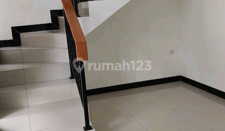 Jarang Ada Sewa Rumah Baru di Tki V