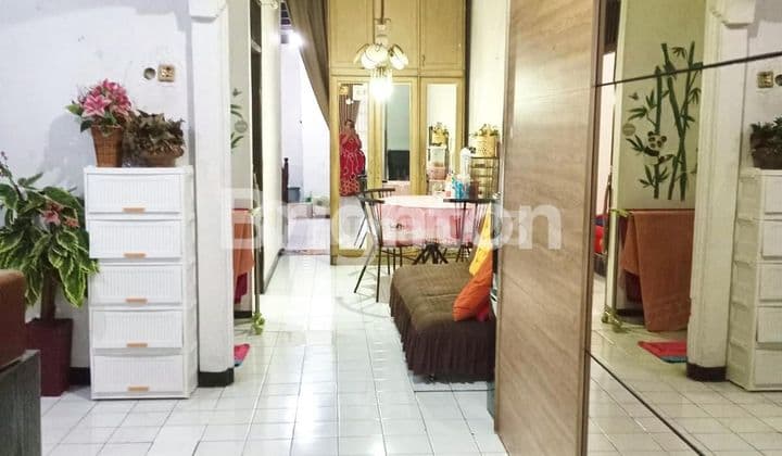 Rumah 1.5 Lantai Siap Huni Lokasi Strategis di Mampang Prapatan