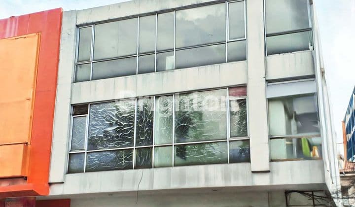 Ruko 3 Lantai Posisi Hoek Strategis di Tebet Jakarta Selatan
