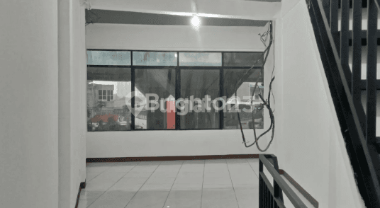 RUKO 3 LANTAI STRATEGIS DI KEBAYORAN BARU JAKARTA SELATAN