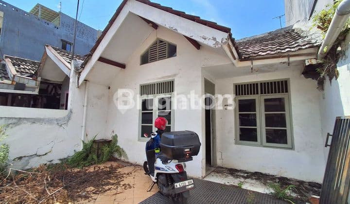 Tanah + Bangunan Lama di Gading Griya Lestari – Lokasi Strategis