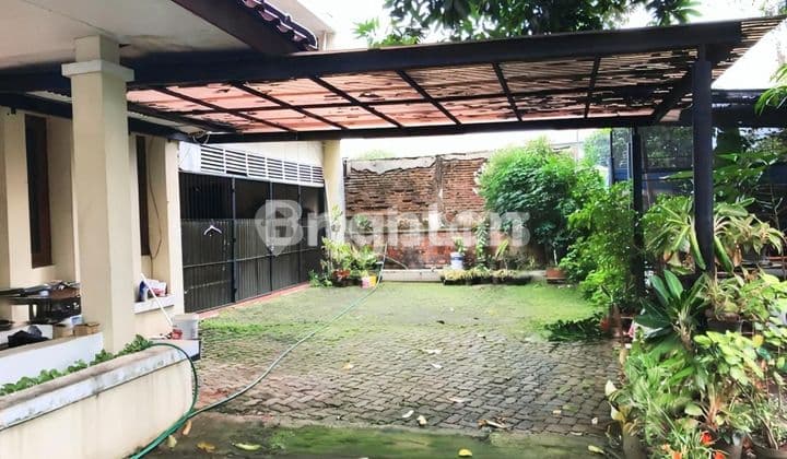 Rumah Luas di Tebet Raya Cocok untuk Kantor, Tempat Usaha, Lokasi Sangat Strategis