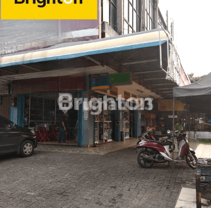 RUKO HOEK 3,5 LANTAI KEBAYORAN LAMA JAKARTA SELATAN