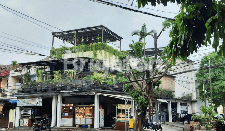Bangunan Luas 2 Lantai + Rooftop di Cipinang Indah