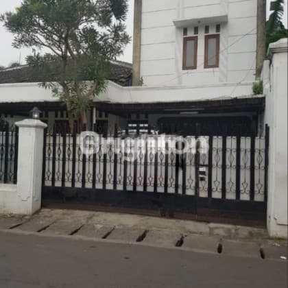 RUMAH LUAS 2 LANTAI DENGAN LAHAN LUAS DI CIPETE JAKARTA SELATAN
