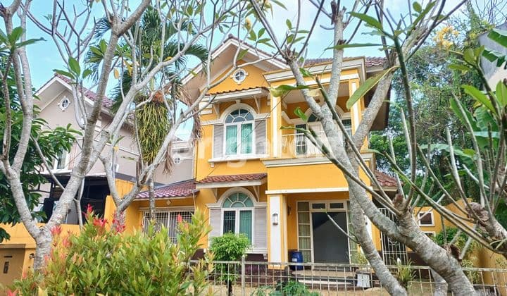 Rumah 2 Lantai Halaman Luas Di Telaga Kahuripan, Parung, Bogor