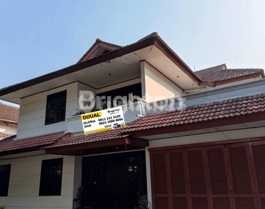 RUMAH 2 LANTAI KOLAM RENANG JL JAMBORE CIRACAS JAKARTA TIMUR