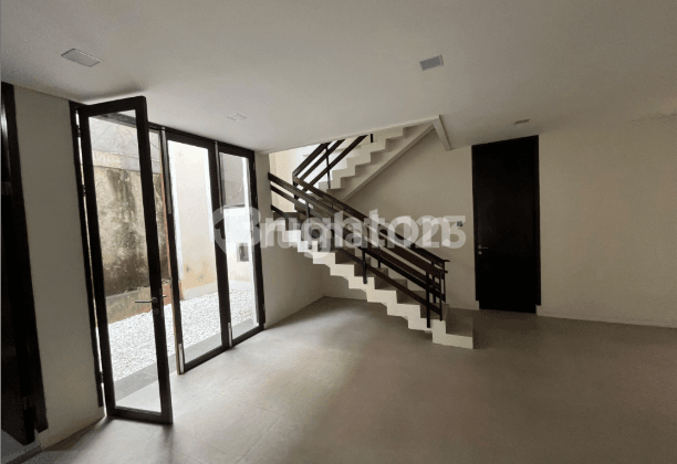 RUMAH NYAMAN 2.5 LANTAI DI KAWASAN PREMIUM KEBAYORAN BARU JAKSEL RUMAH NYAMAN 2.5 LANTAI DI KAWASAN PREMIUM KEBAYORAN BARU JAKSEL