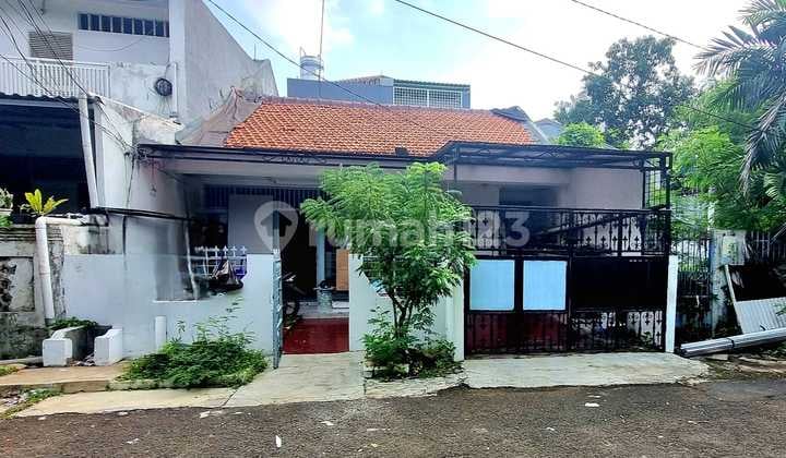 Rumah di Taman Aries Lokasi Strategis