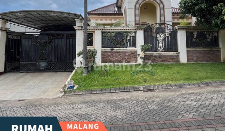 J55 Dijual Rumah Mewah di Istana Dieng Boulevard Dekat Club House Malang
