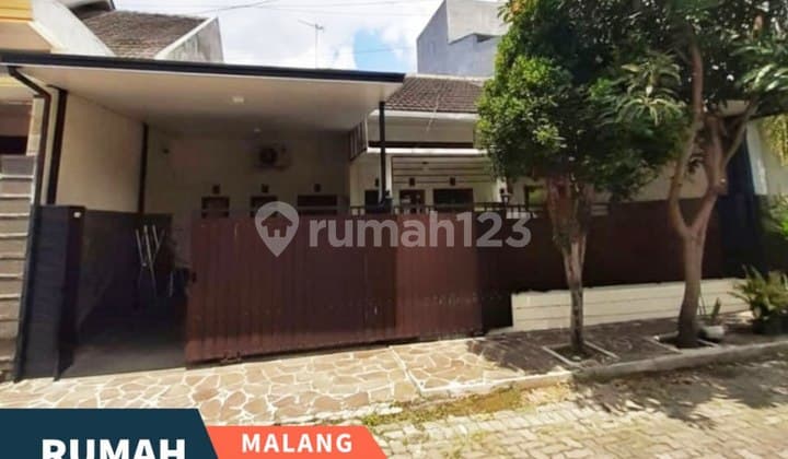 j017 Rumah Terawat Dekat Plaza Araya dan Persada Hospital