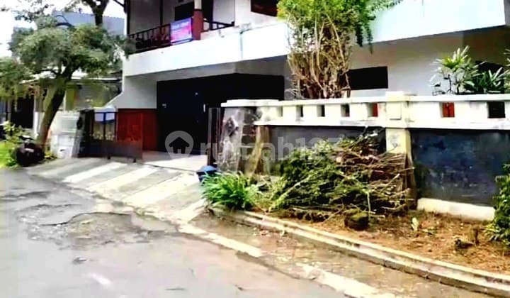 i093 Rumah Hook dan Strategis dekat SMK Telkom Sawojajar Malang