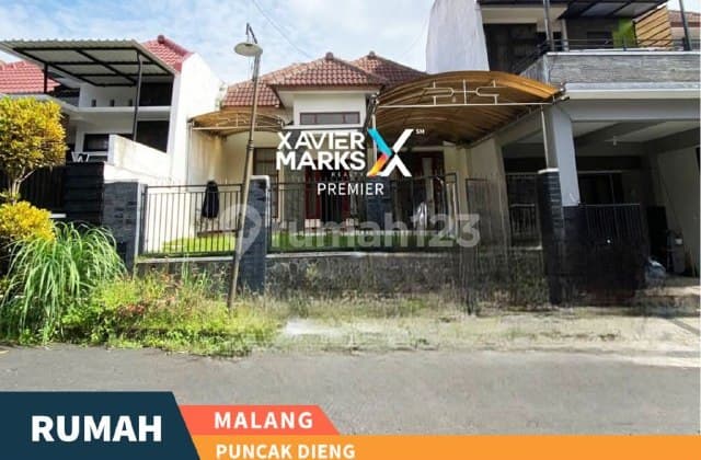 j065 Beautiful Minimalist House near Cybermall and MCP Malang