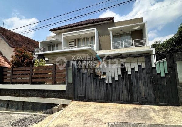 h158 Price Drop! Need to Sell House in Bukit Dieng, Malang Quickly